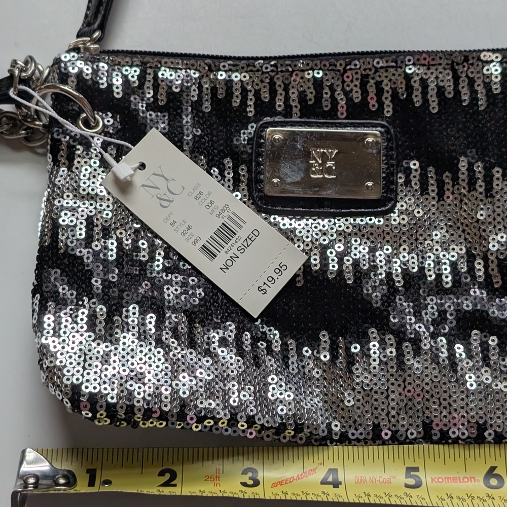 NWT New York & Co. Black and Silver Sequin Clutch **Final Price** - Picture 12 of 15